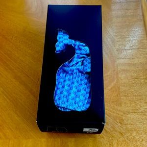 Men’s NWT Vineyard Vines “Performance” Boxers in rare XL.